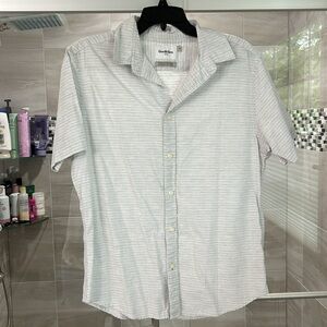 Goodfellow & Co short sleeve button down size M